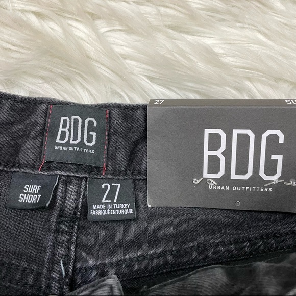 NWT BDG Surf Shorts High Rise Distressed Black Denim Jean Shorts Size 27 - Picture 4 of 6